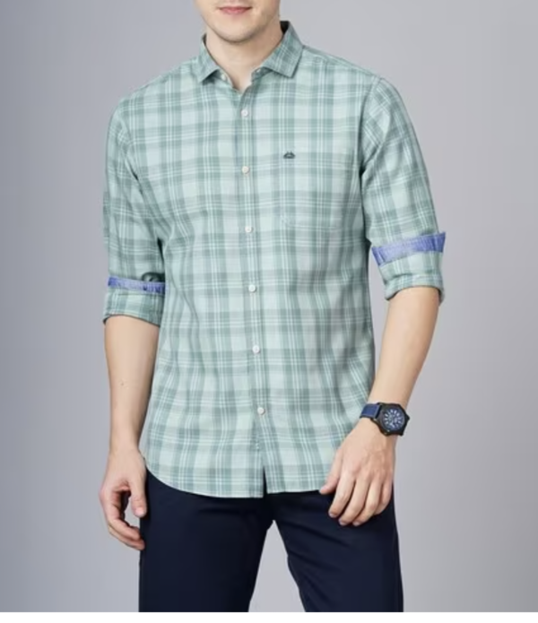 Men Checked Slim Fit Shirt